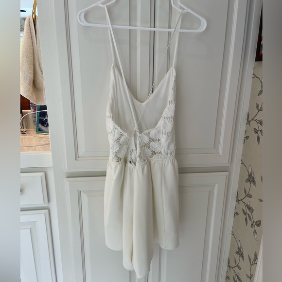 Lulu’s romper - Picture 2 of 4